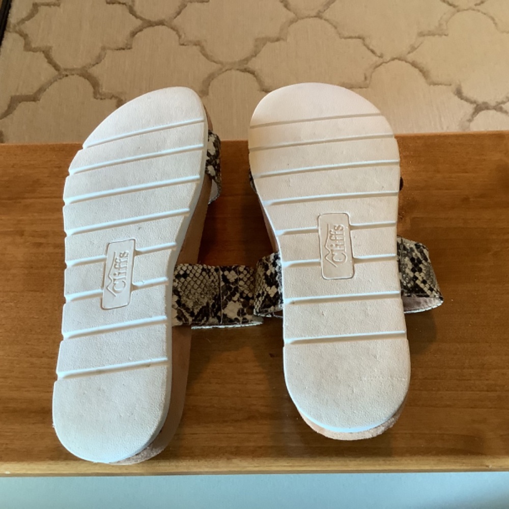 Cliffs Sandals - image 3